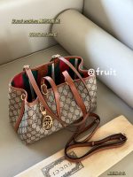 GUCCI GG EMBLEM MEDIUM TOTE BAG 815214 (30*18*11cm) - Image 2
