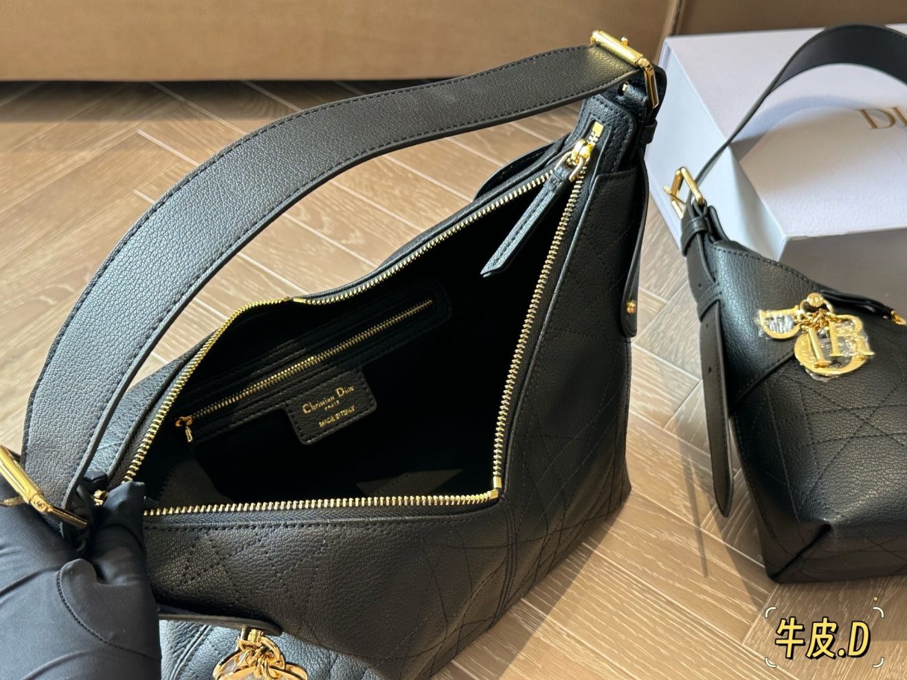 Dior Voyage cowhide bag 22/29cm - Image 9