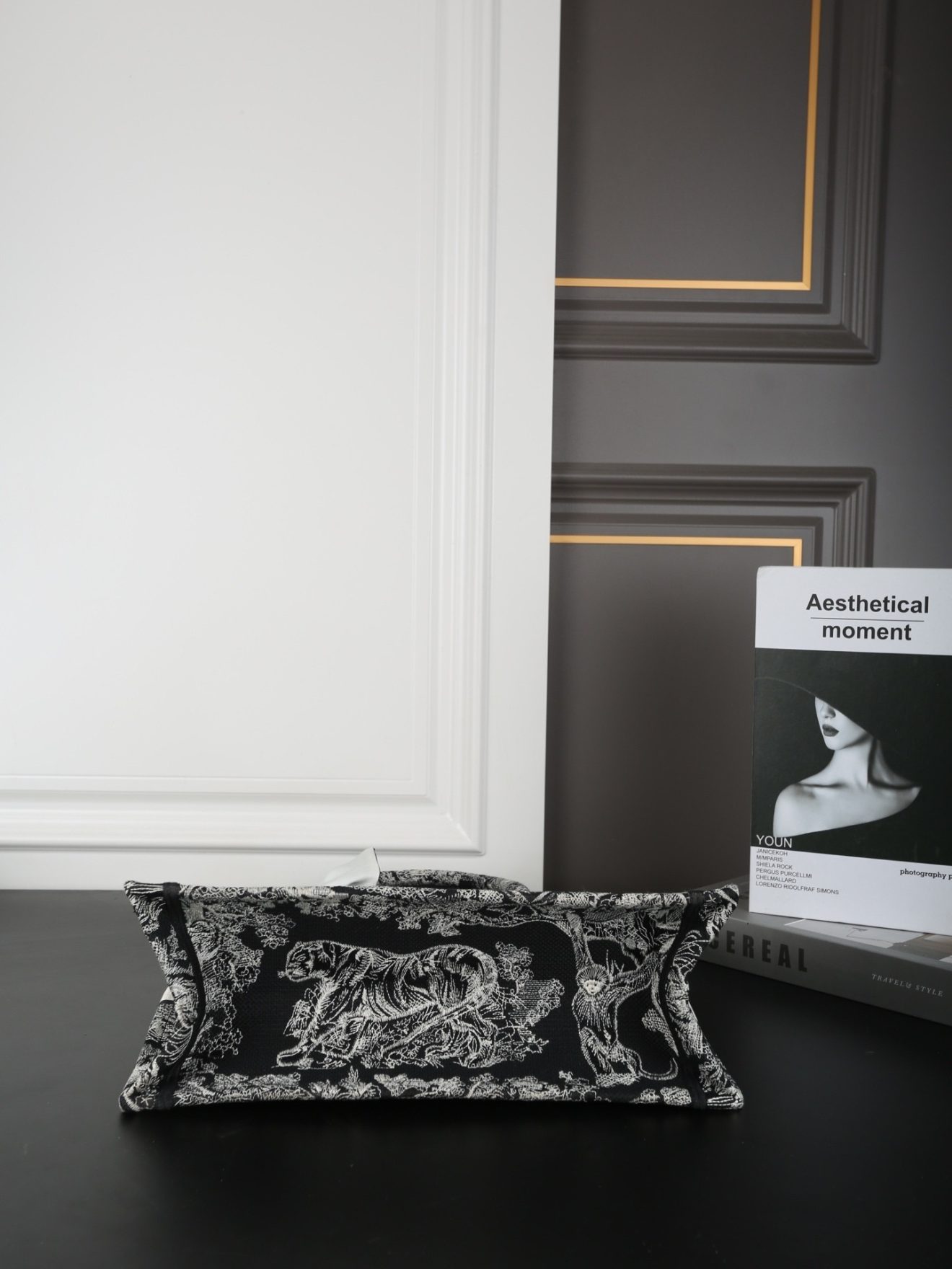 Diro Small Book Tote-36.5CM - Image 4