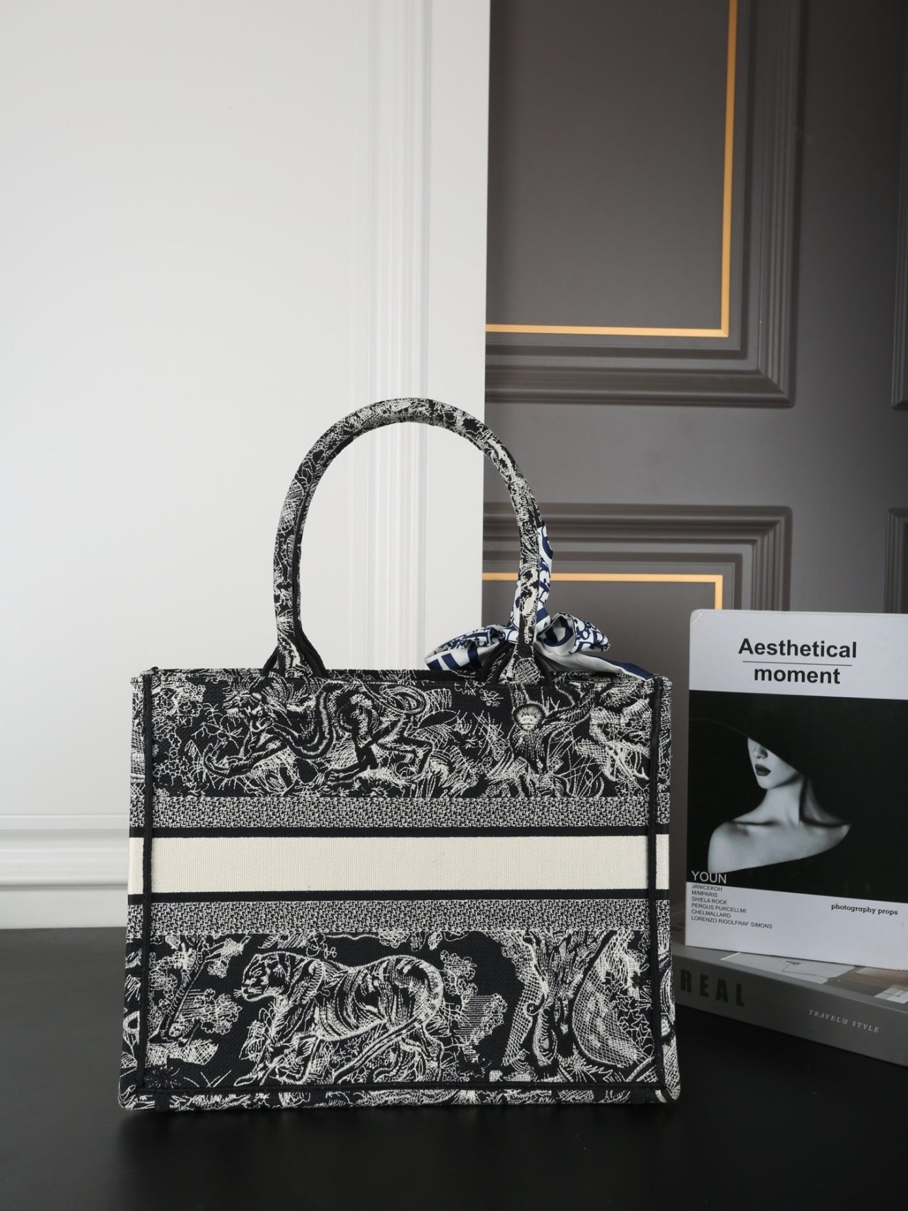 Diro Small Book Tote-36.5CM - Image 5