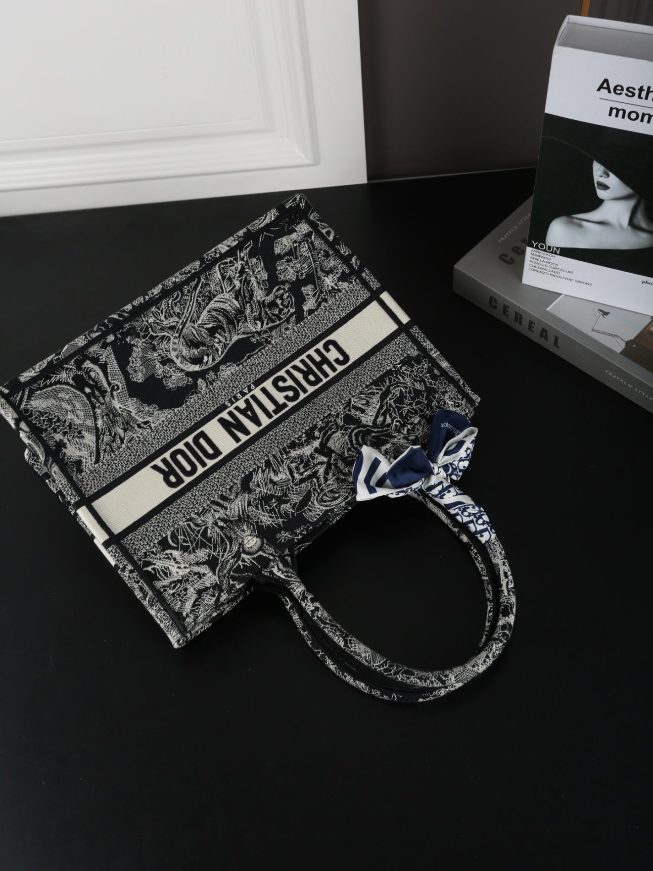 Diro Small Book Tote-36.5CM - Image 7