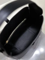 YSL Le 5 à 7 supple in grained leather - Image 3