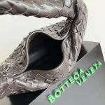 BOTTEGA VENETA Small Hop intrecciato leather tote - Image 8