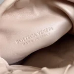 BOTTEGA VENETA Mini Hop intrecciato leather shoulder bag - Image 7