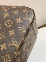 LOUIS VUITTON lv SLOUCHY MM M12098 - Image 10