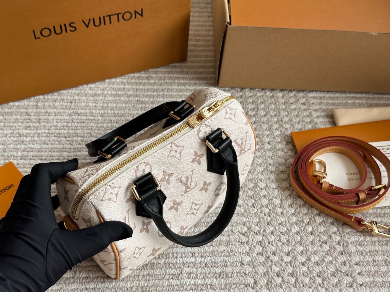 Louis Vuitton LV Speedy20cm - Image 3