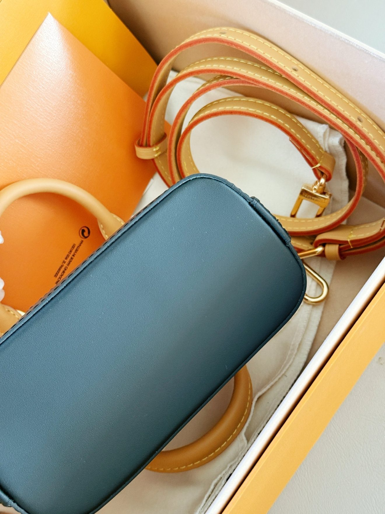 LOUIS VUITTON NANO ALMA  (20*14*8cm) - Image 8