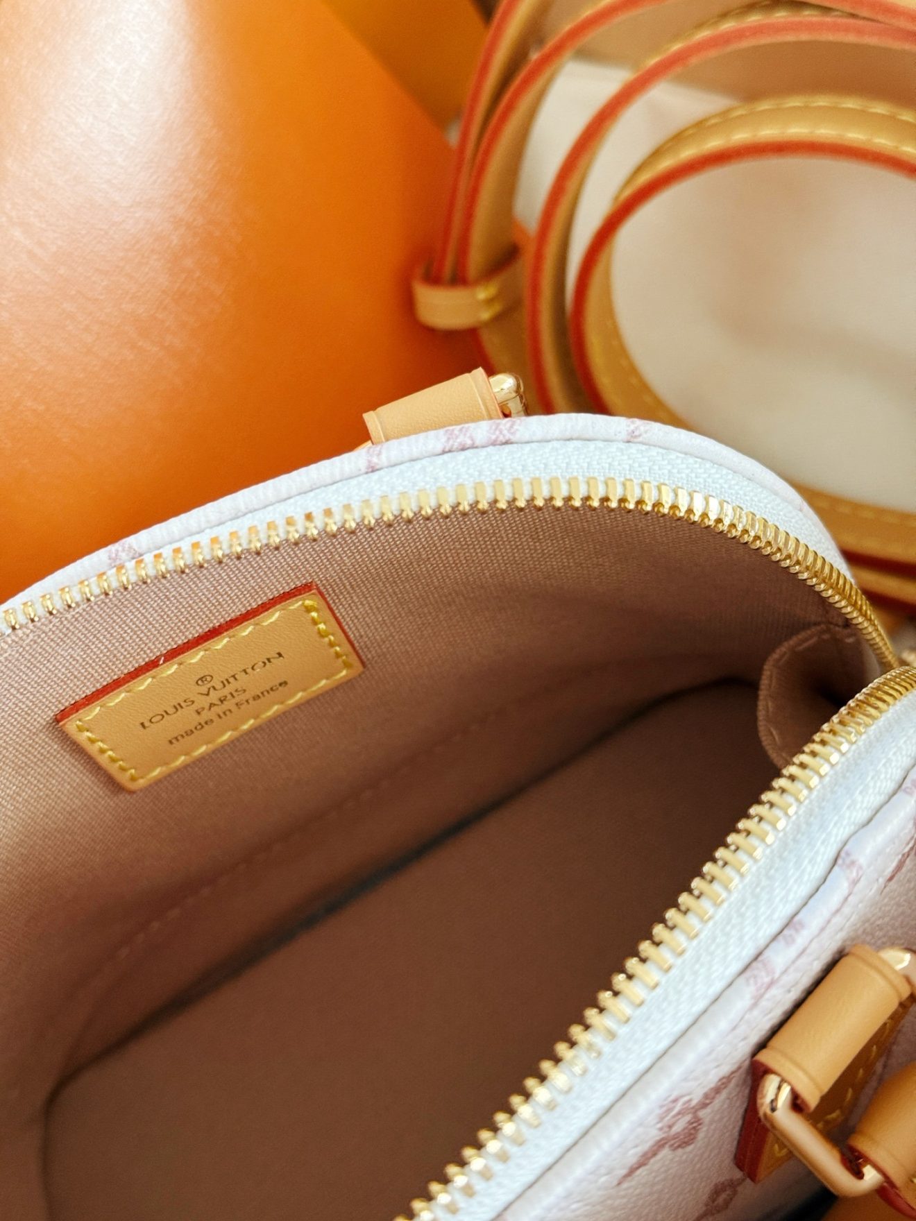 LOUIS VUITTON NANO ALMA  (20*14*8cm) - Image 7