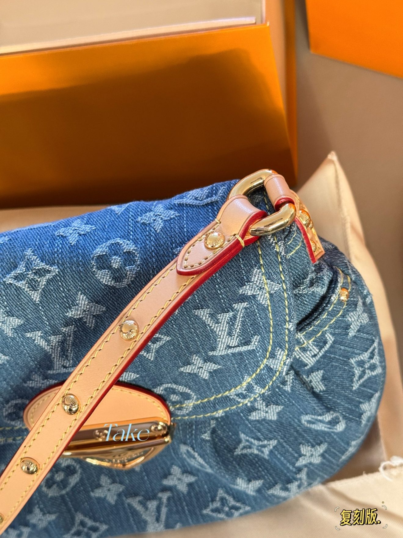 LOUIS VUITTON lv  SUNSET DENIM GOLD 26*18cm - Image 10