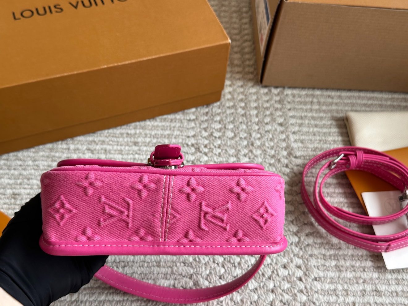 Louis Vuitton lv Diane Handbags 19x10x6cm - Image 8