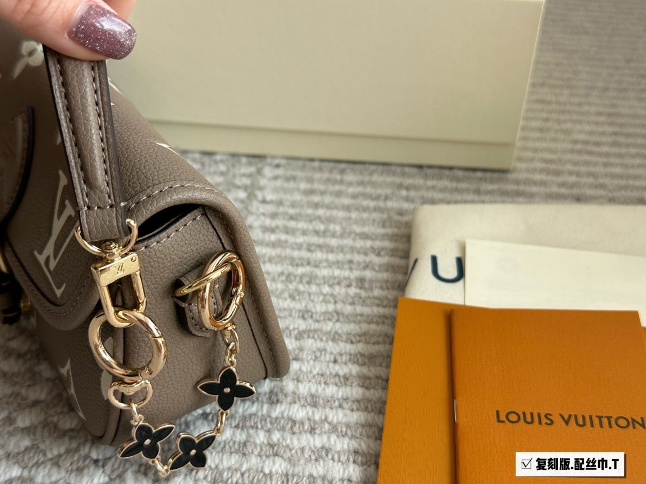 Louis Vuitton lv Diane Handbags 19x10x6cm - Image 3