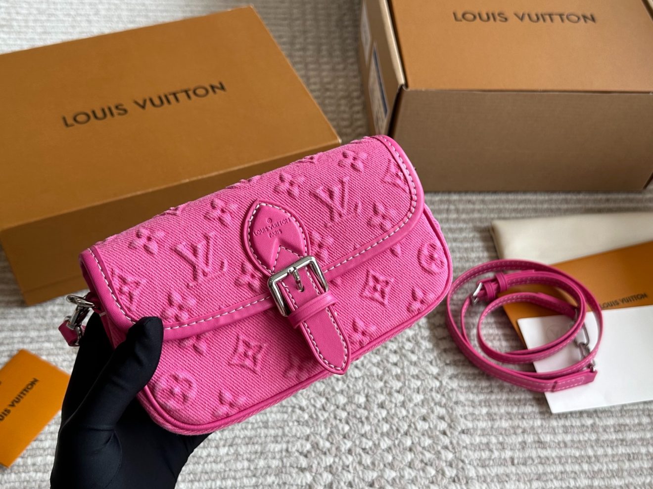 Louis Vuitton lv Diane Handbags 19x10x6cm - Image 2