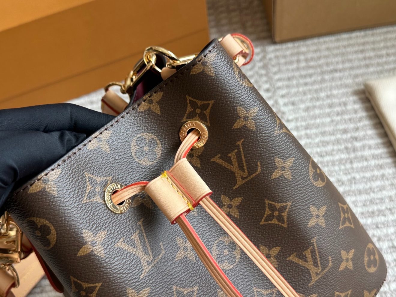 Louis Vuitton lv NéoNéo BB Bucket Bag -21 x 21 x 13CM - Image 7