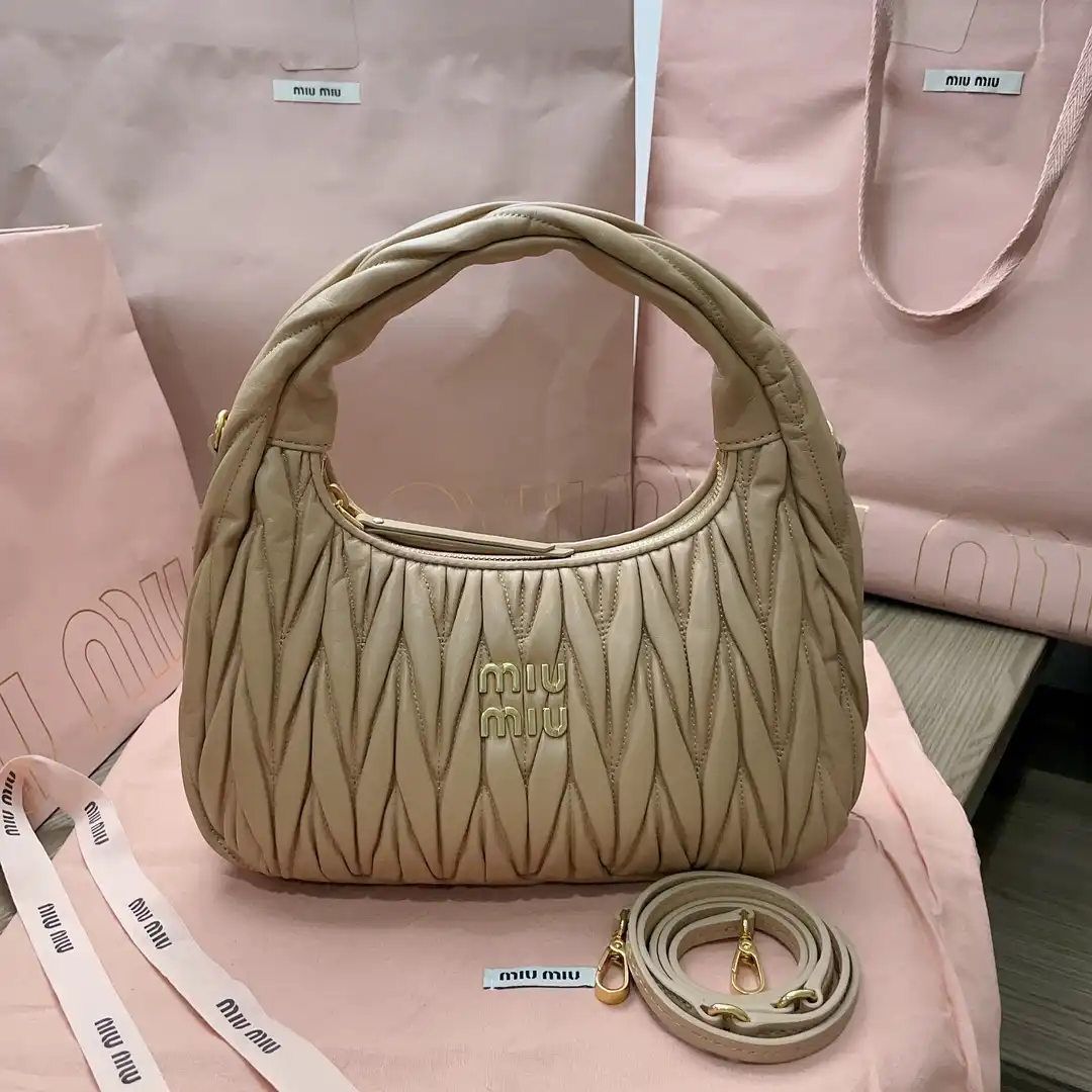 wsxc1694626277223_0-1.webp MiuMiu Bag-25X18X7CM - Image 1