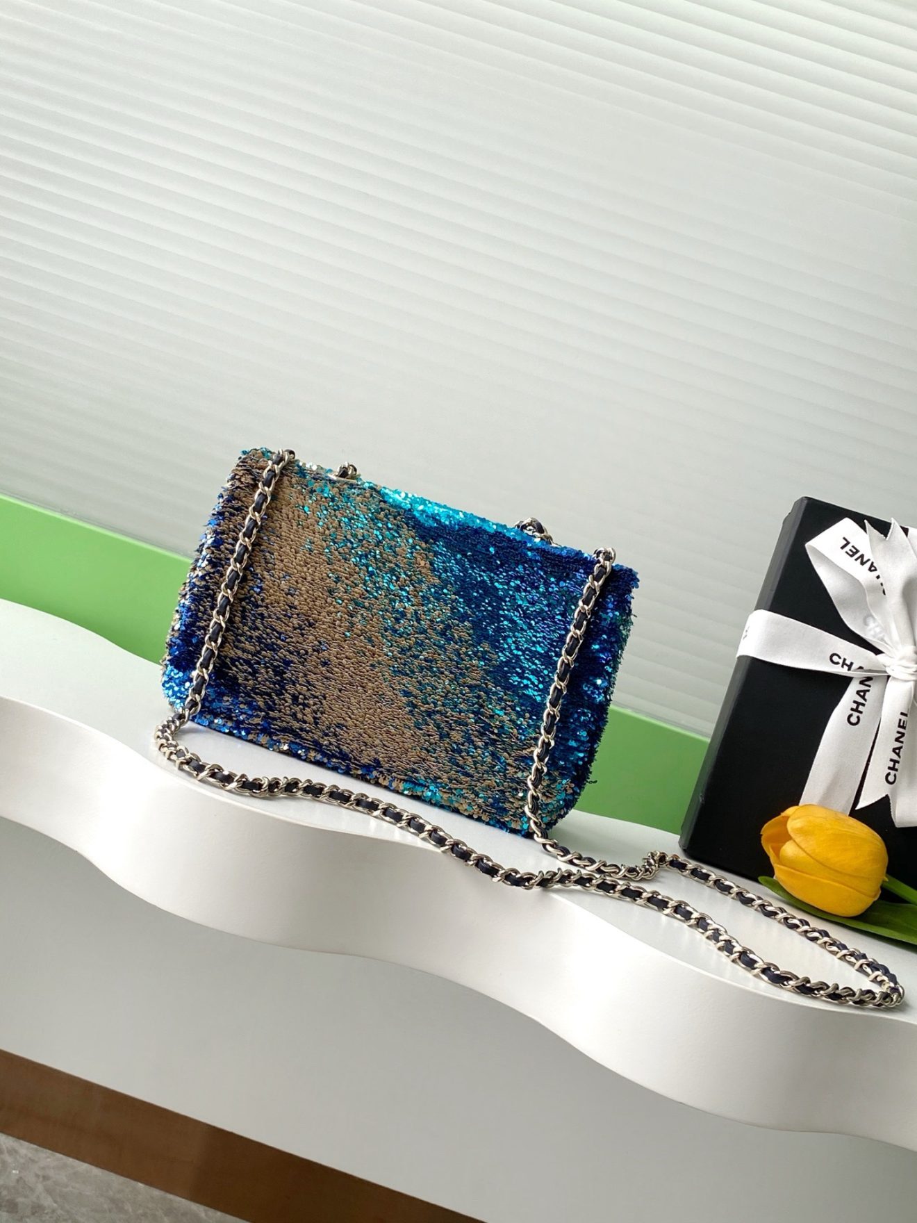 Chanel CF Sequins bleu - Image 4