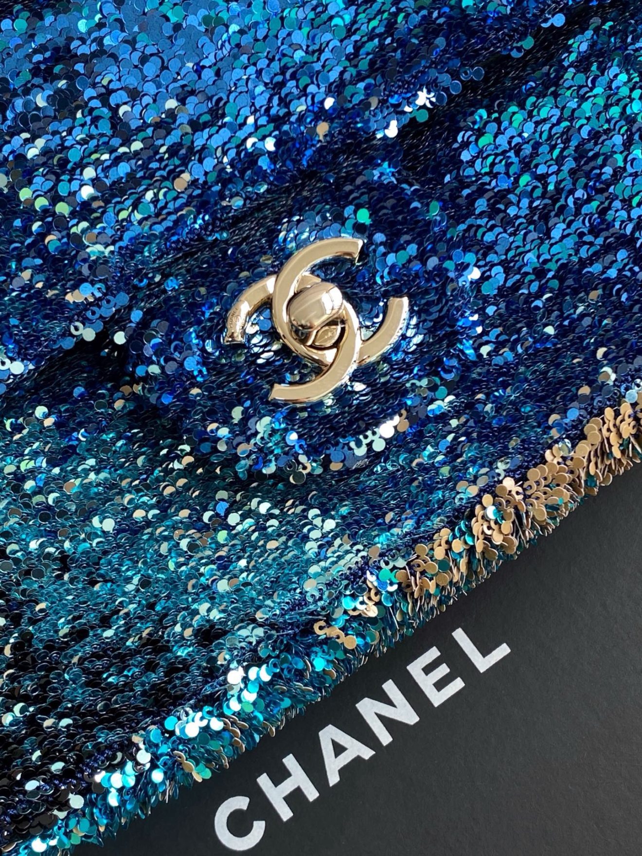 Chanel CF Sequins bleu - Image 6