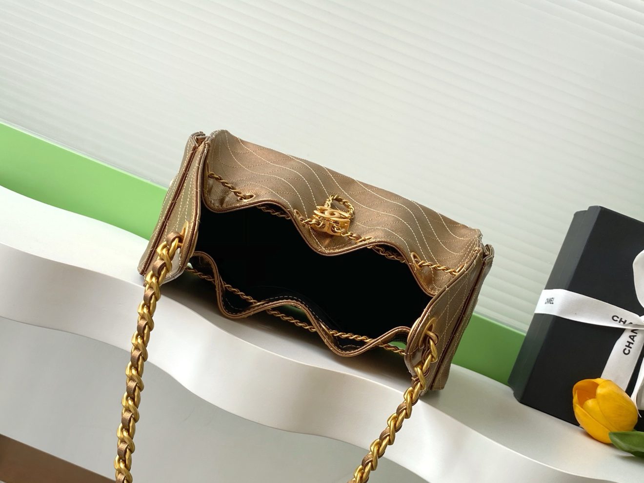 Chanel 25 Hobo Dark Gold - Image 7