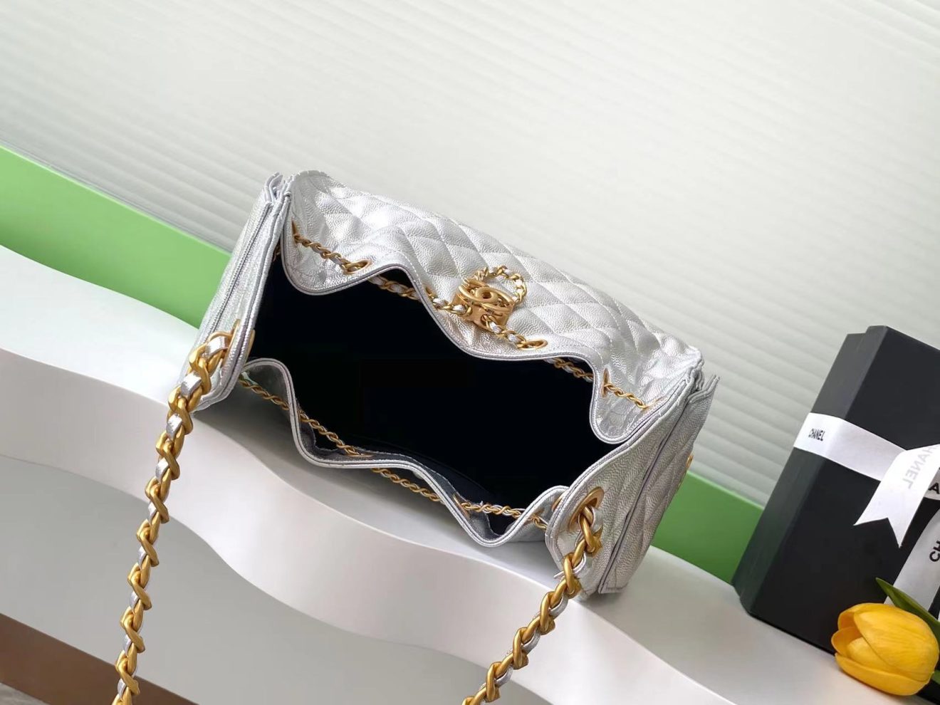 Chanel 25 Hobo Silver - Image 9