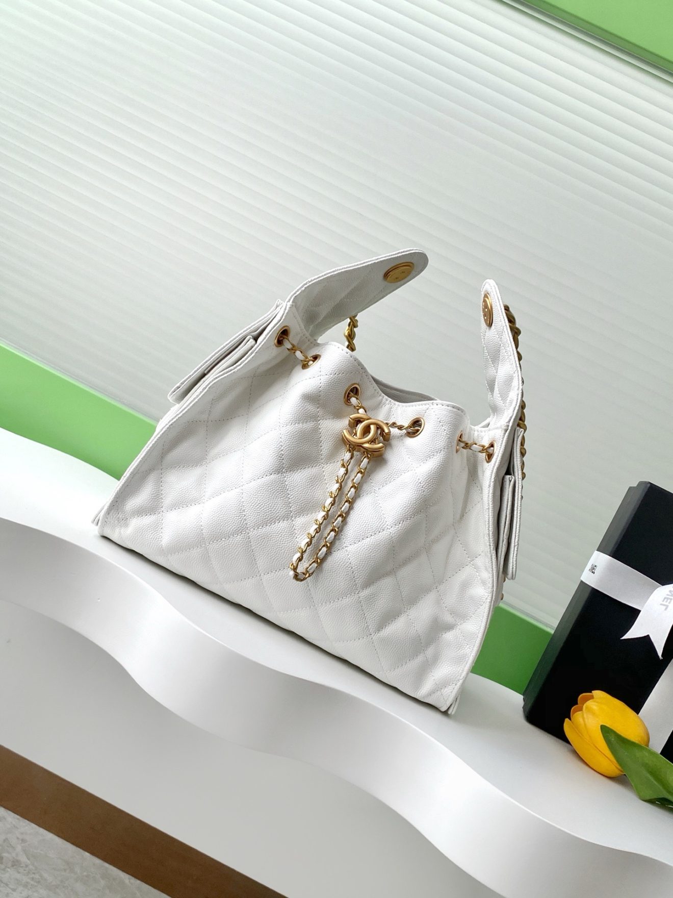 Chanel 25 Hobo White