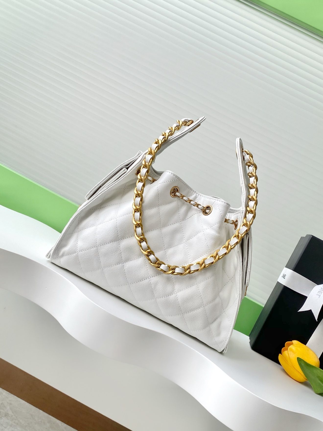 Chanel 25 Hobo White - Image 4
