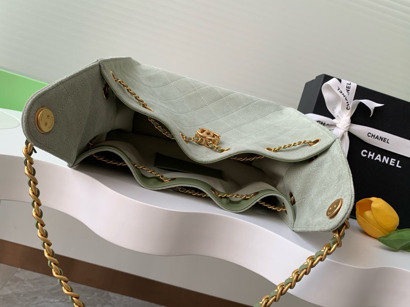 Chanel 25 Hobo Suede Green - Image 9