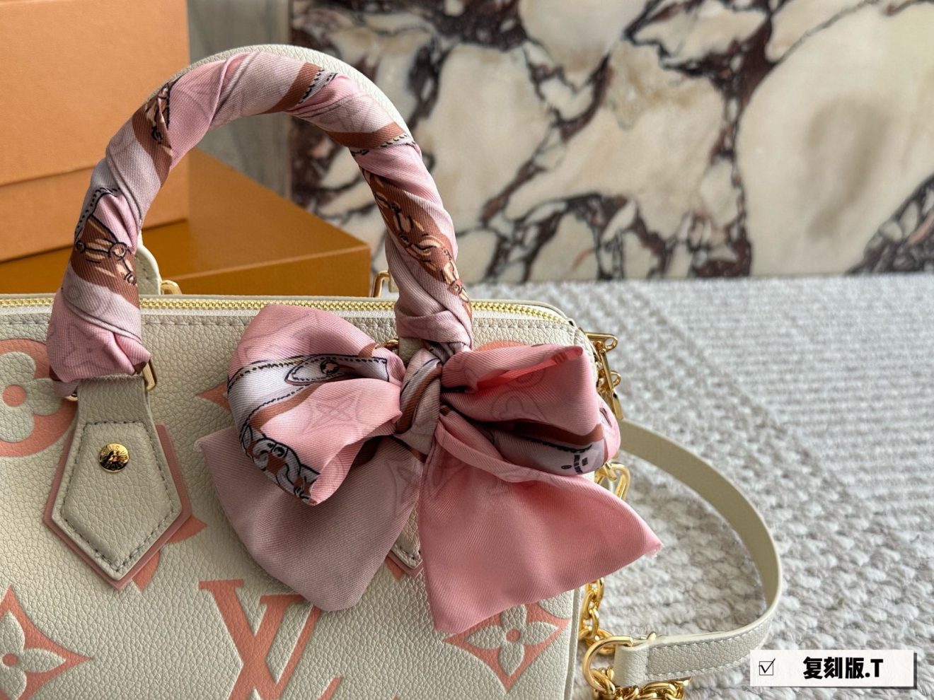 louis vuitton lv Speedy20 creamy with pink - Image 3