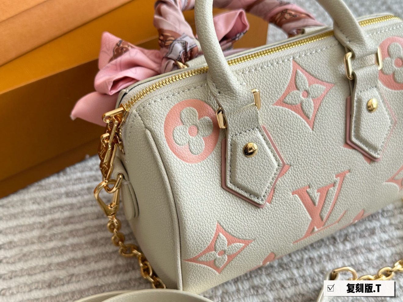louis vuitton lv Speedy20 creamy with pink - Image 8
