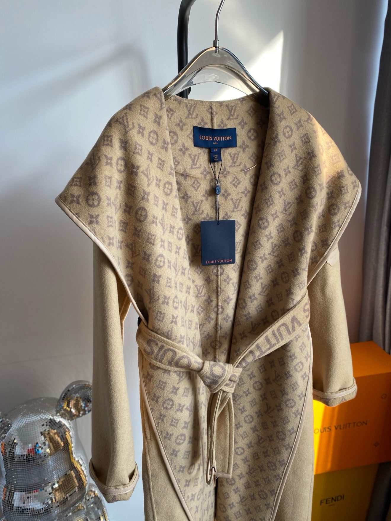 LV coat caramel monogram - Image 4