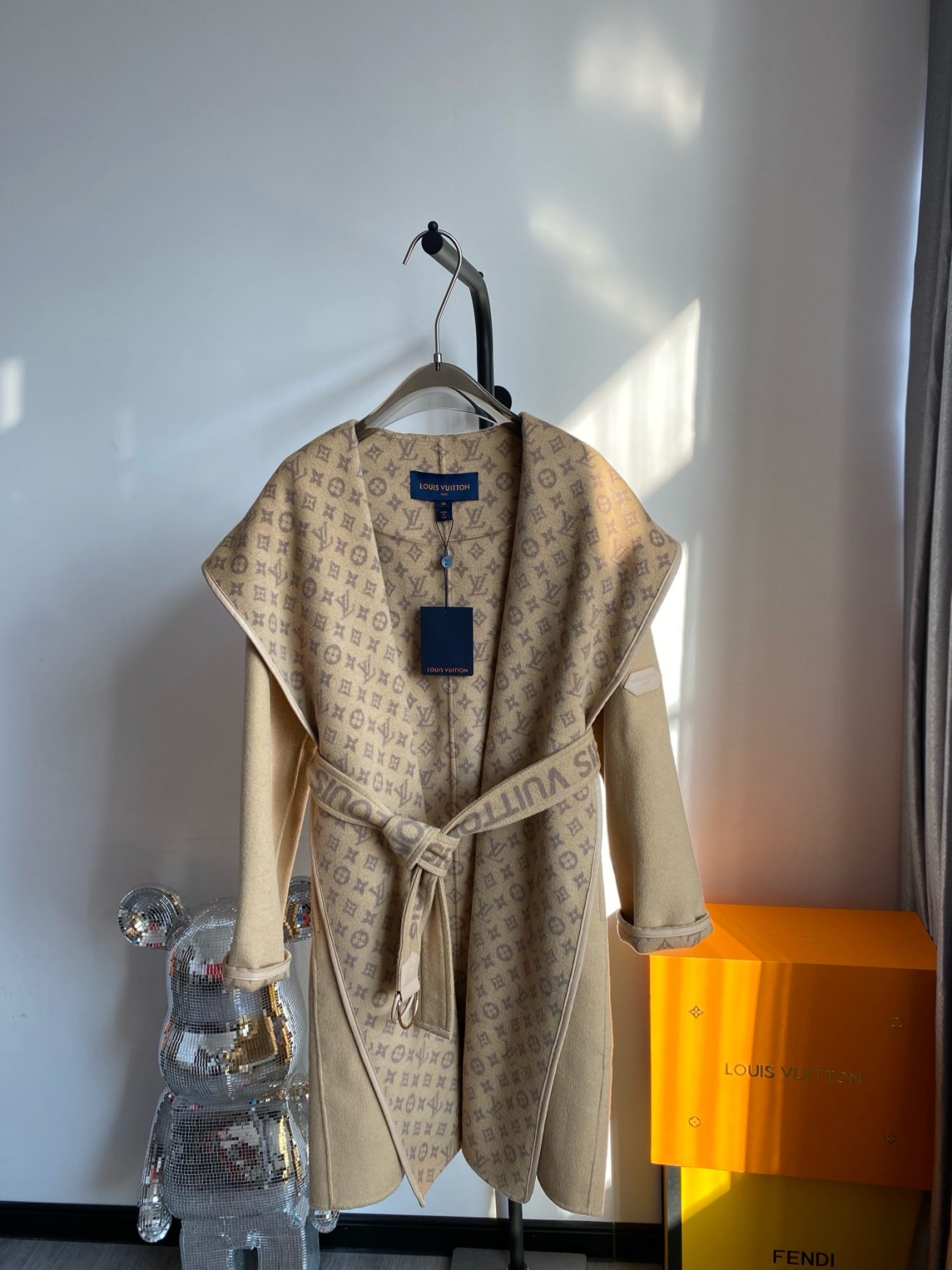 LV coat caramel monogram - Image 6