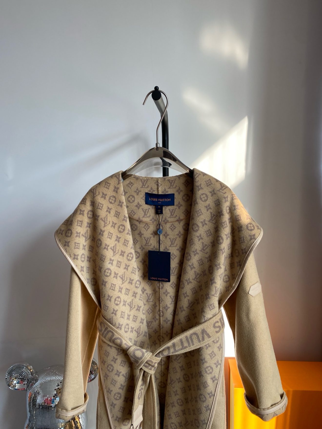 LV coat caramel monogram - Image 7