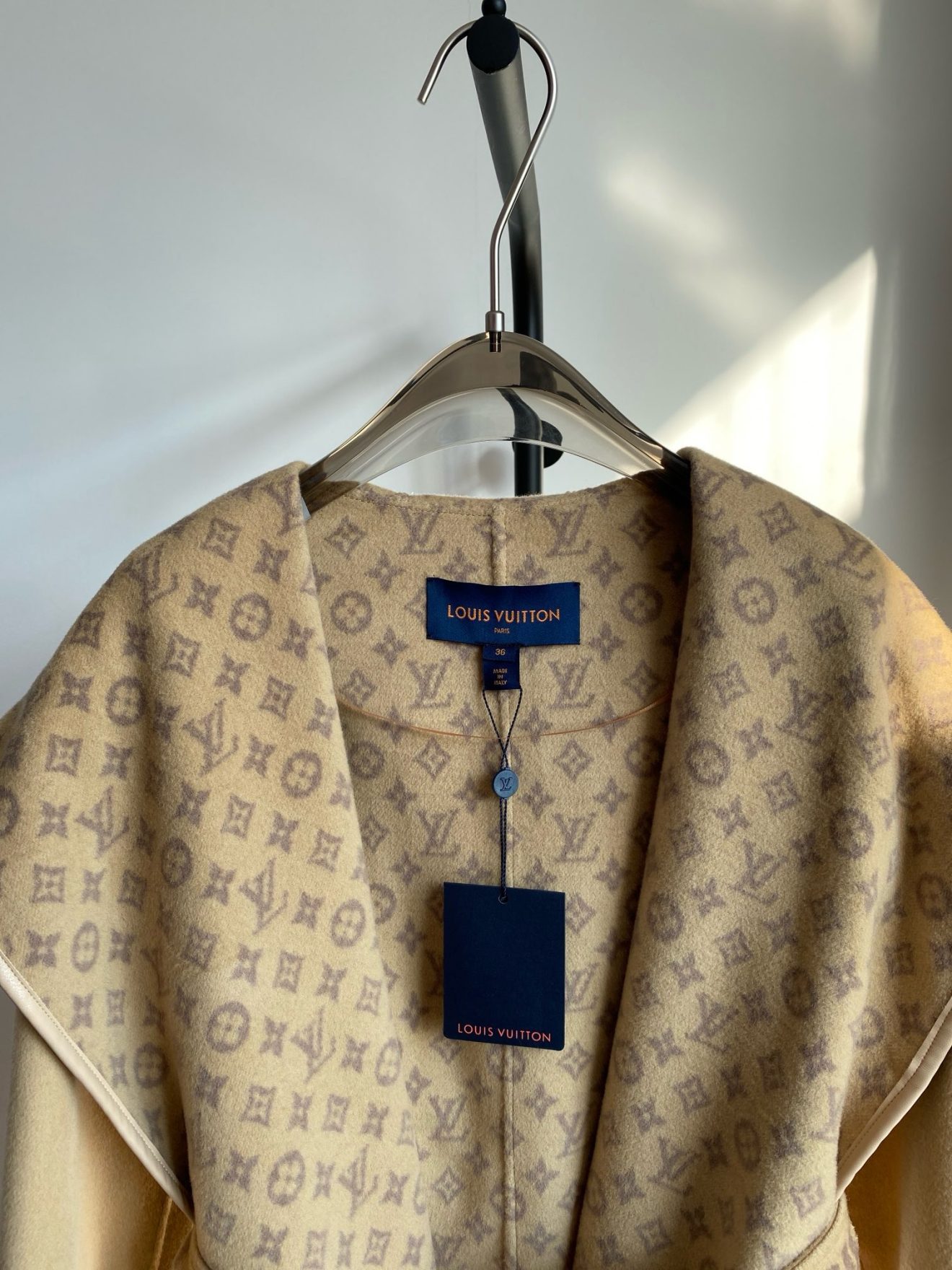 LV coat caramel monogram - Image 8