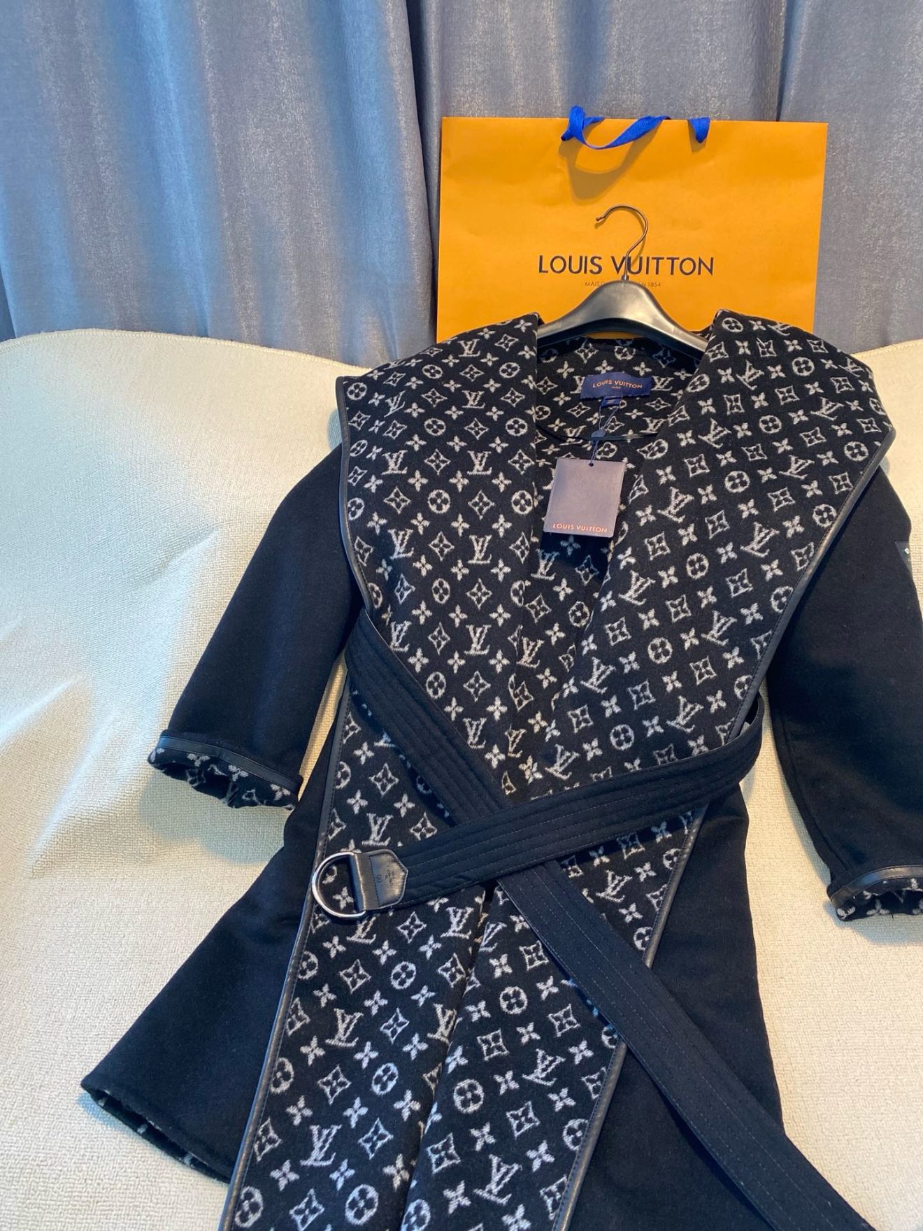 LV coat black and white monogram - Image 4
