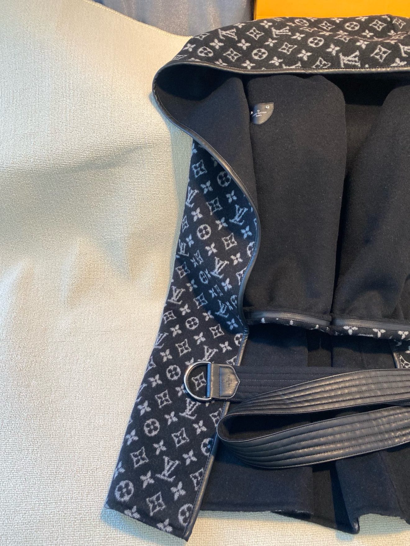 LV coat black and white monogram - Image 8