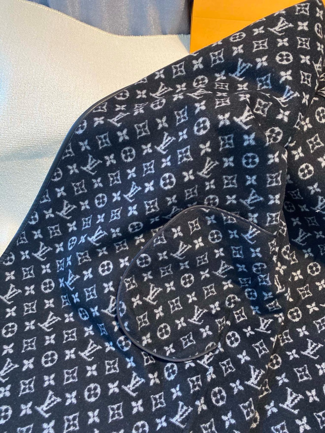 LV coat black and white monogram - Image 9