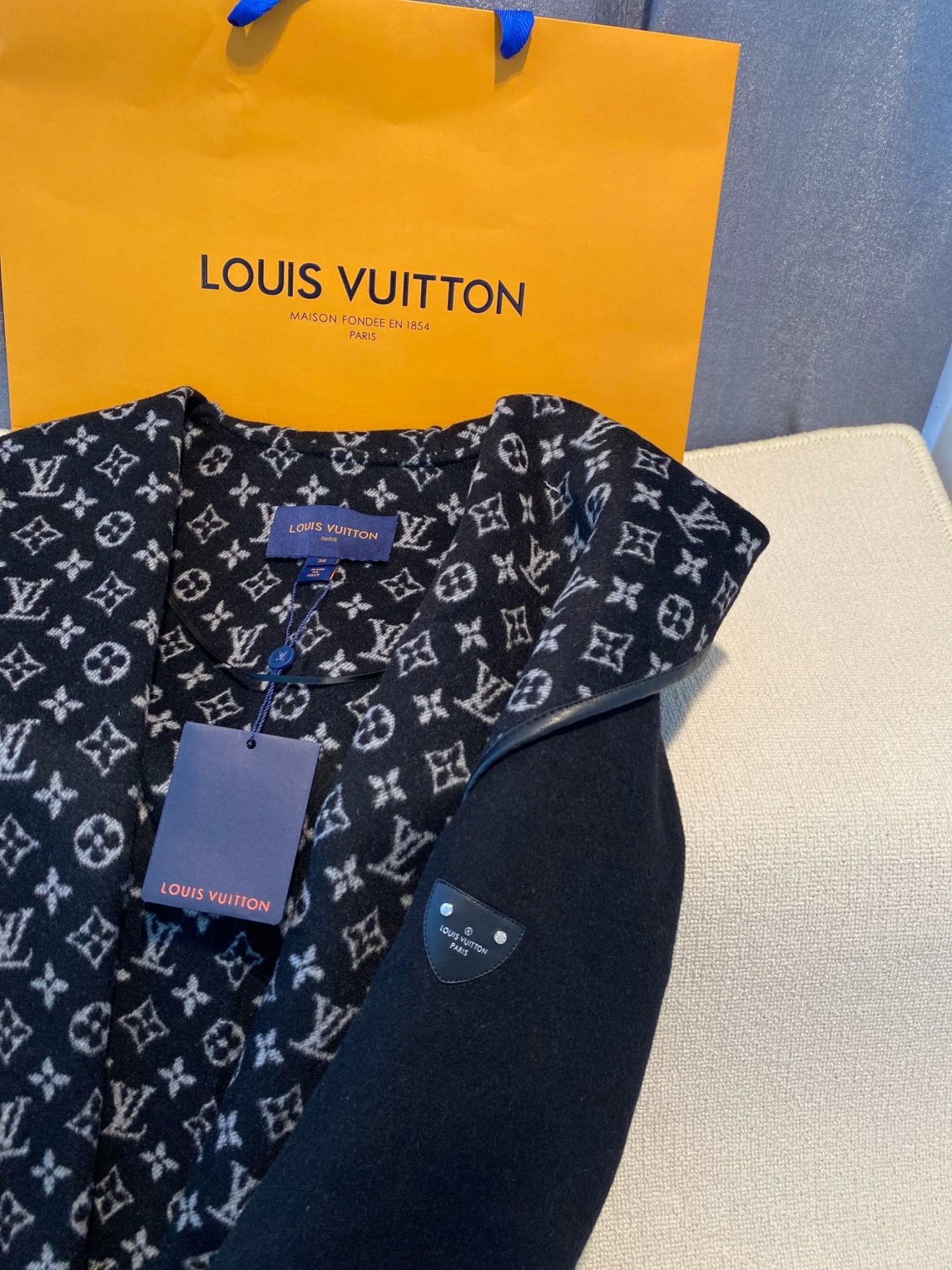 LV coat black and white monogram - Image 10