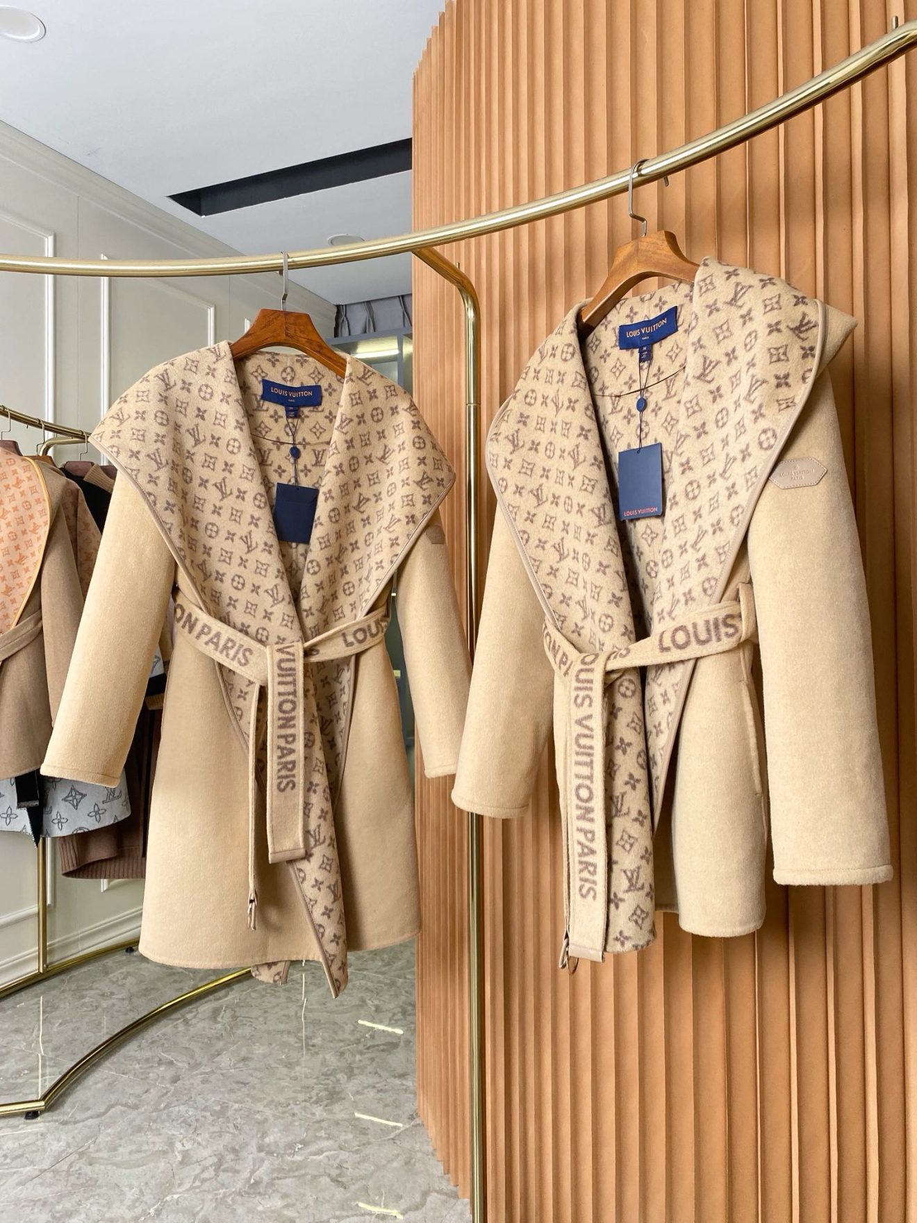 LV coat beige - Image 5
