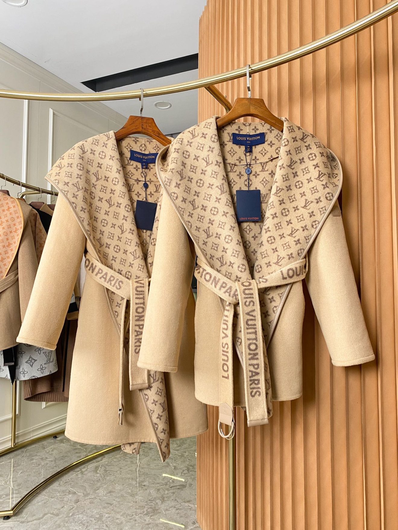 LV coat beige - Image 7