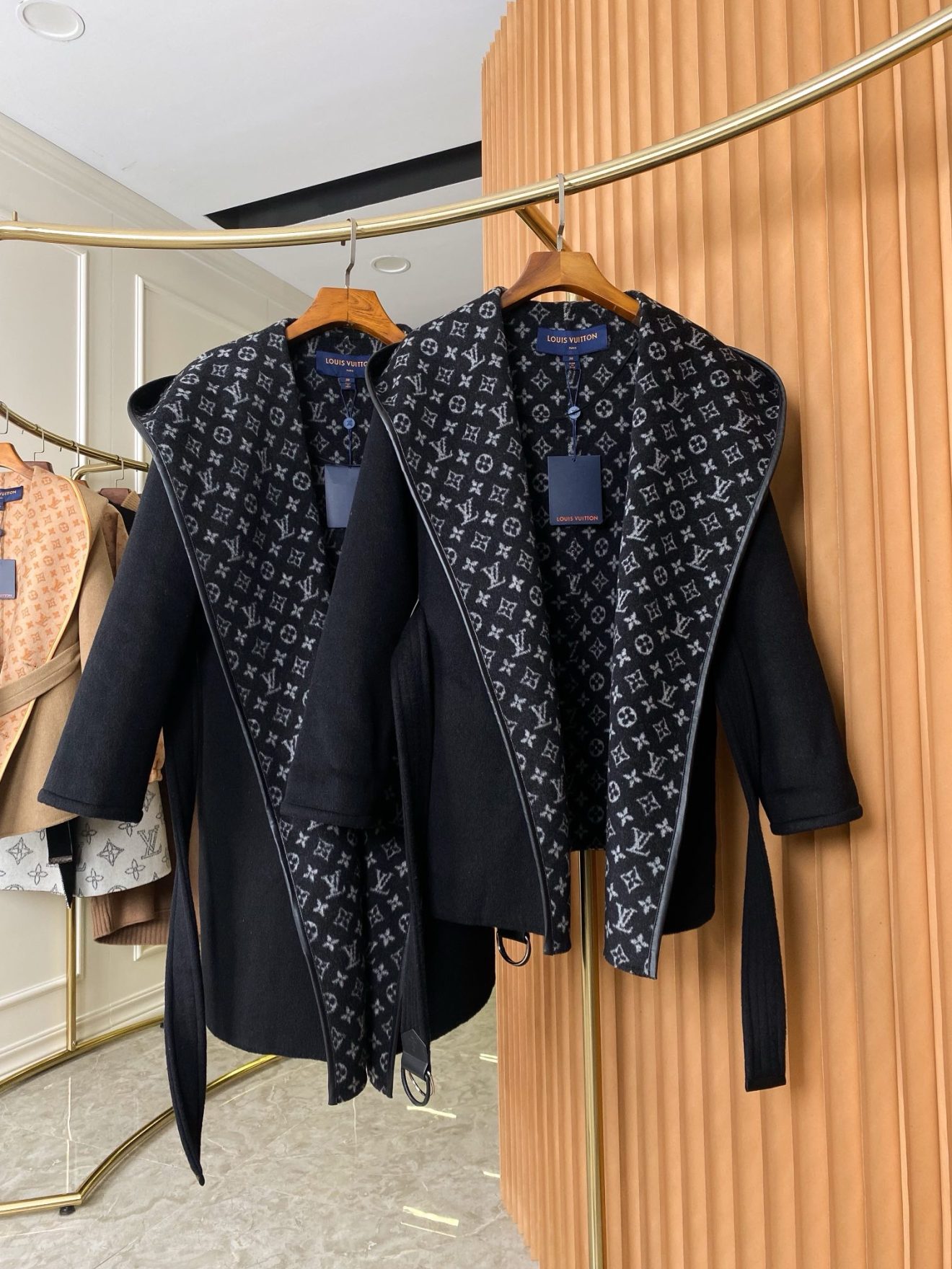 LV coat beige - Image 8