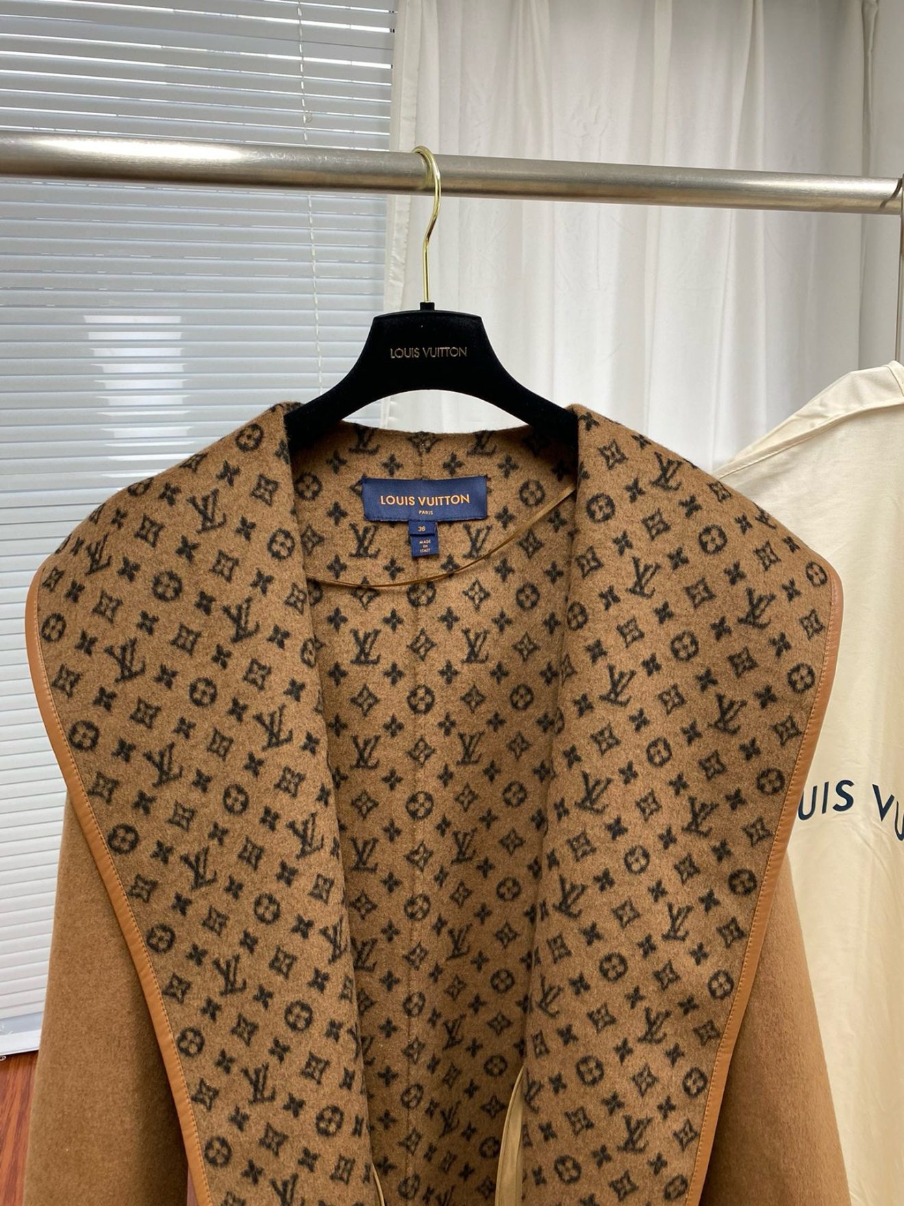 LV coat dark brown - Image 4