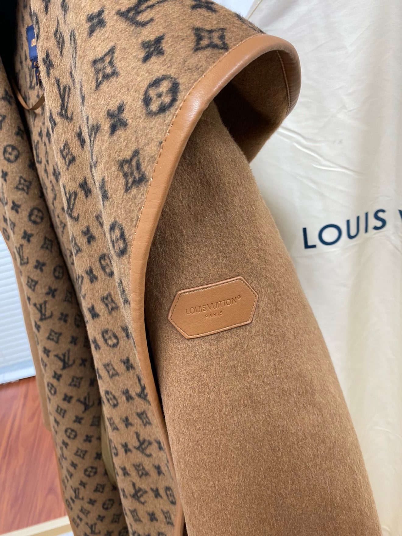 LV coat dark brown - Image 7