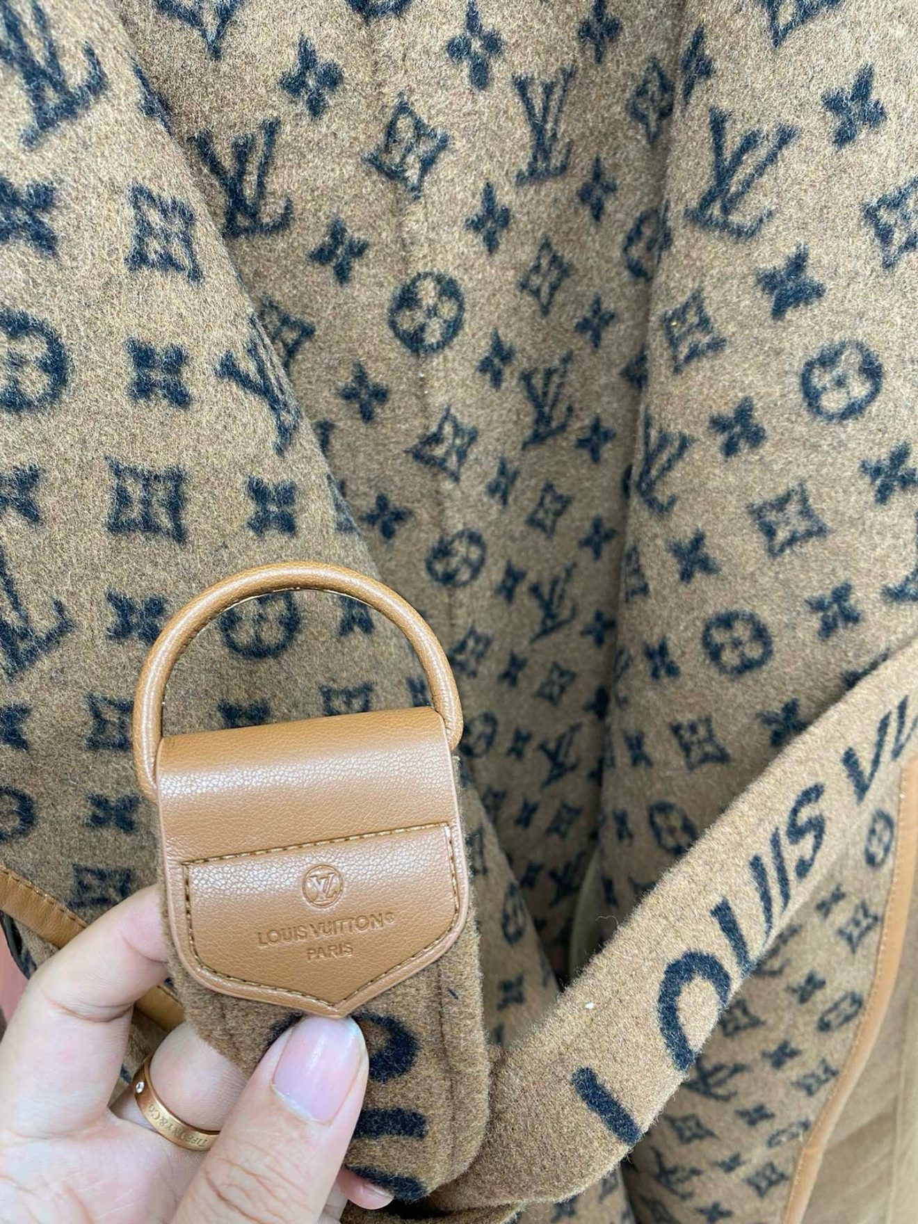 LV coat dark brown - Image 10