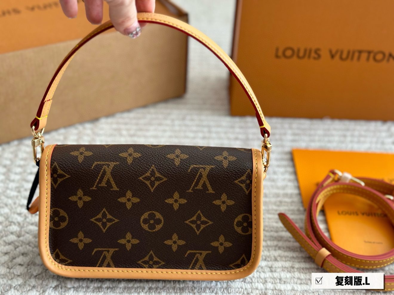 Louis Vuitton lv Diane Handbags 19x10x6cm - Image 3