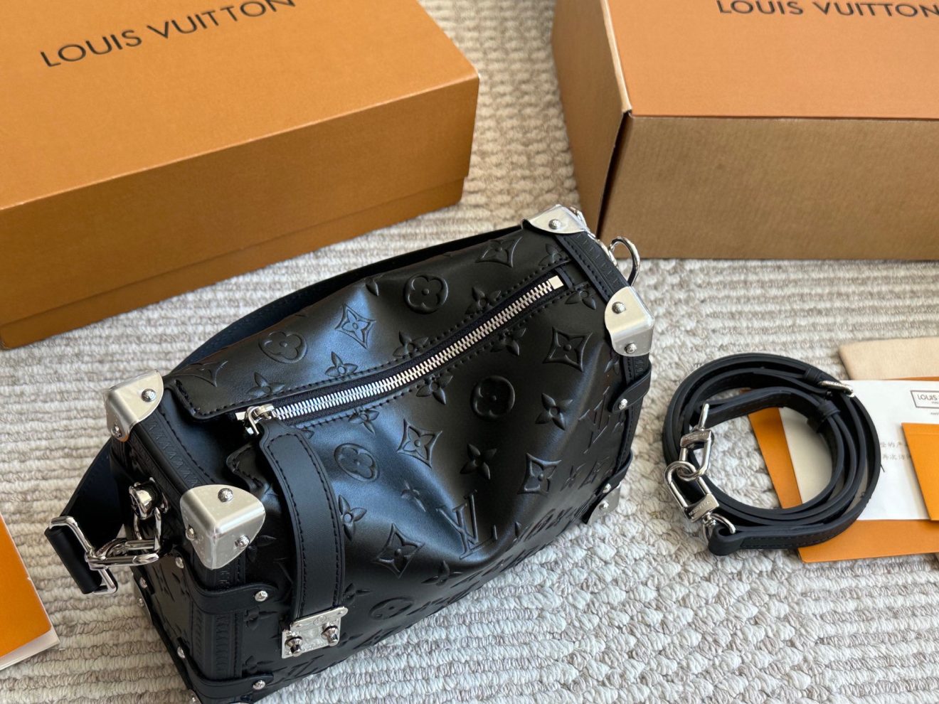 Louis Vuitton lv Soft Trunk MM 24x16x11cm - Image 5
