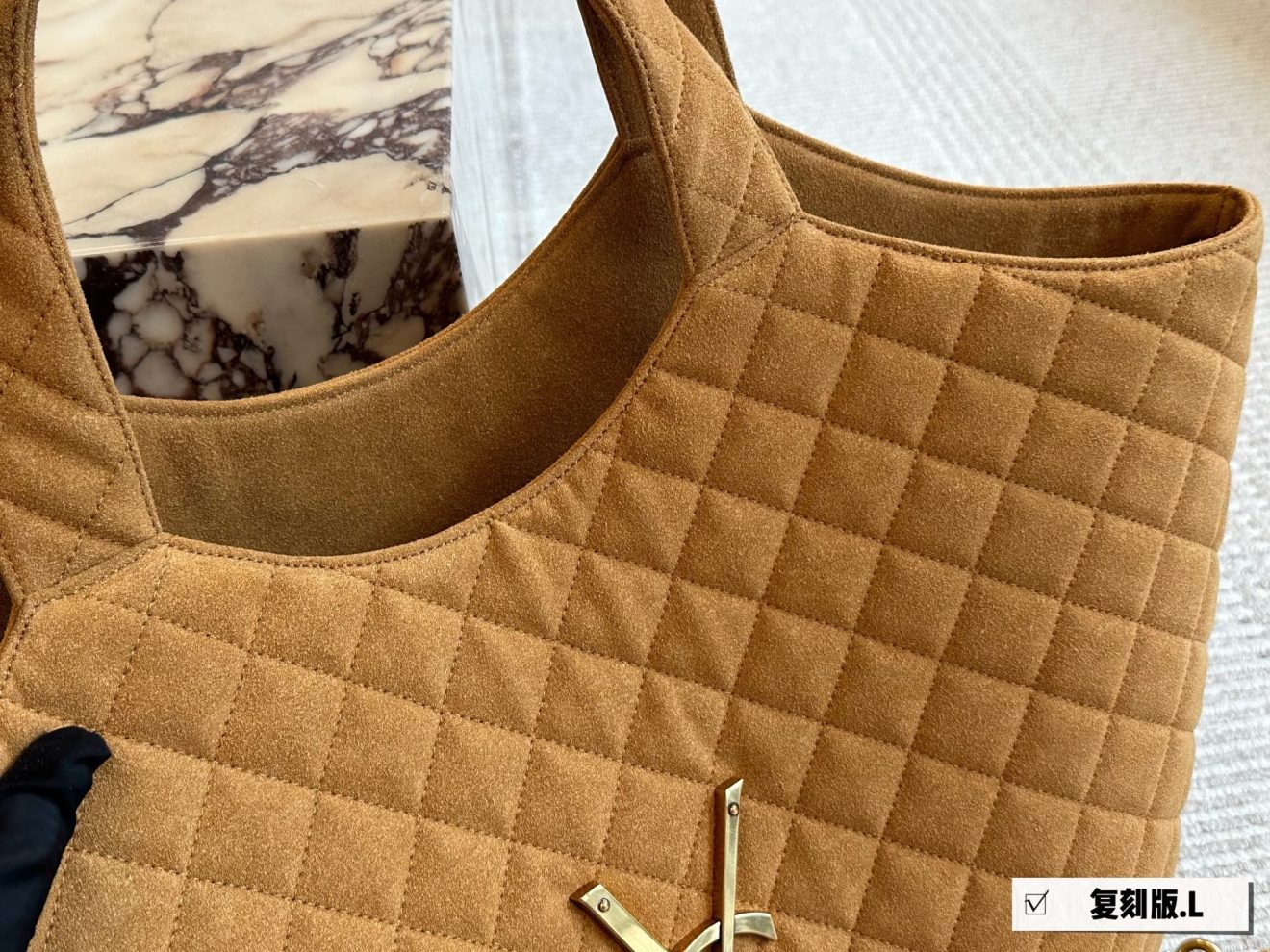 YSL ICARE SUEDE 36x36cm - Image 8