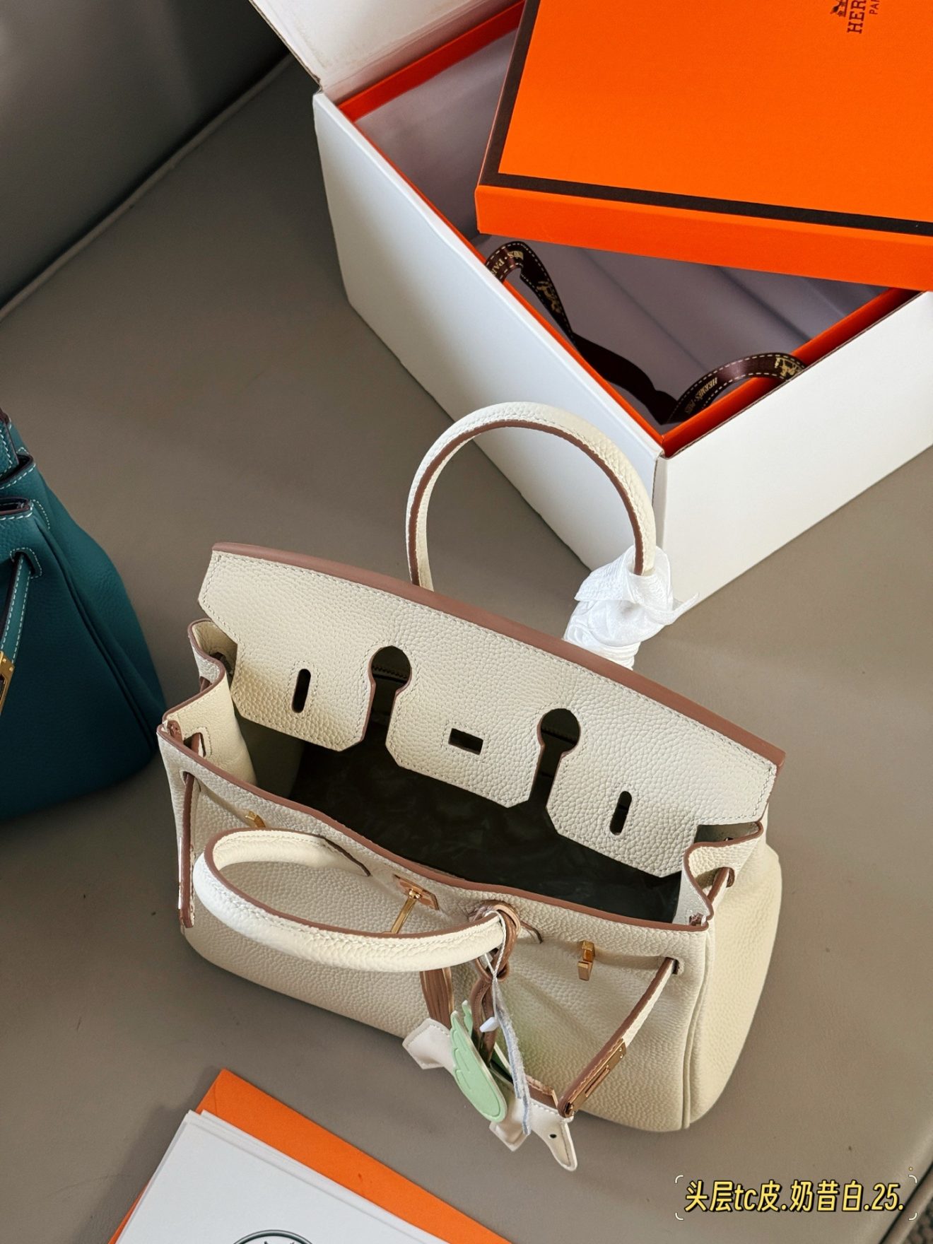 Hermes Birkin 25 White Gold Hardware - Image 8