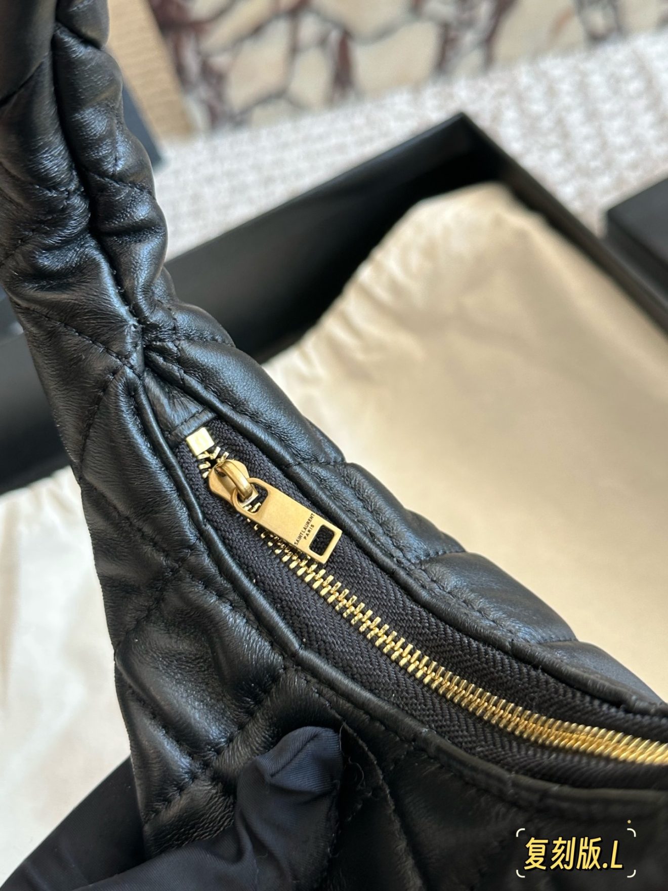 YSL Icarino Top Handle Bag 26*17cm - Image 4