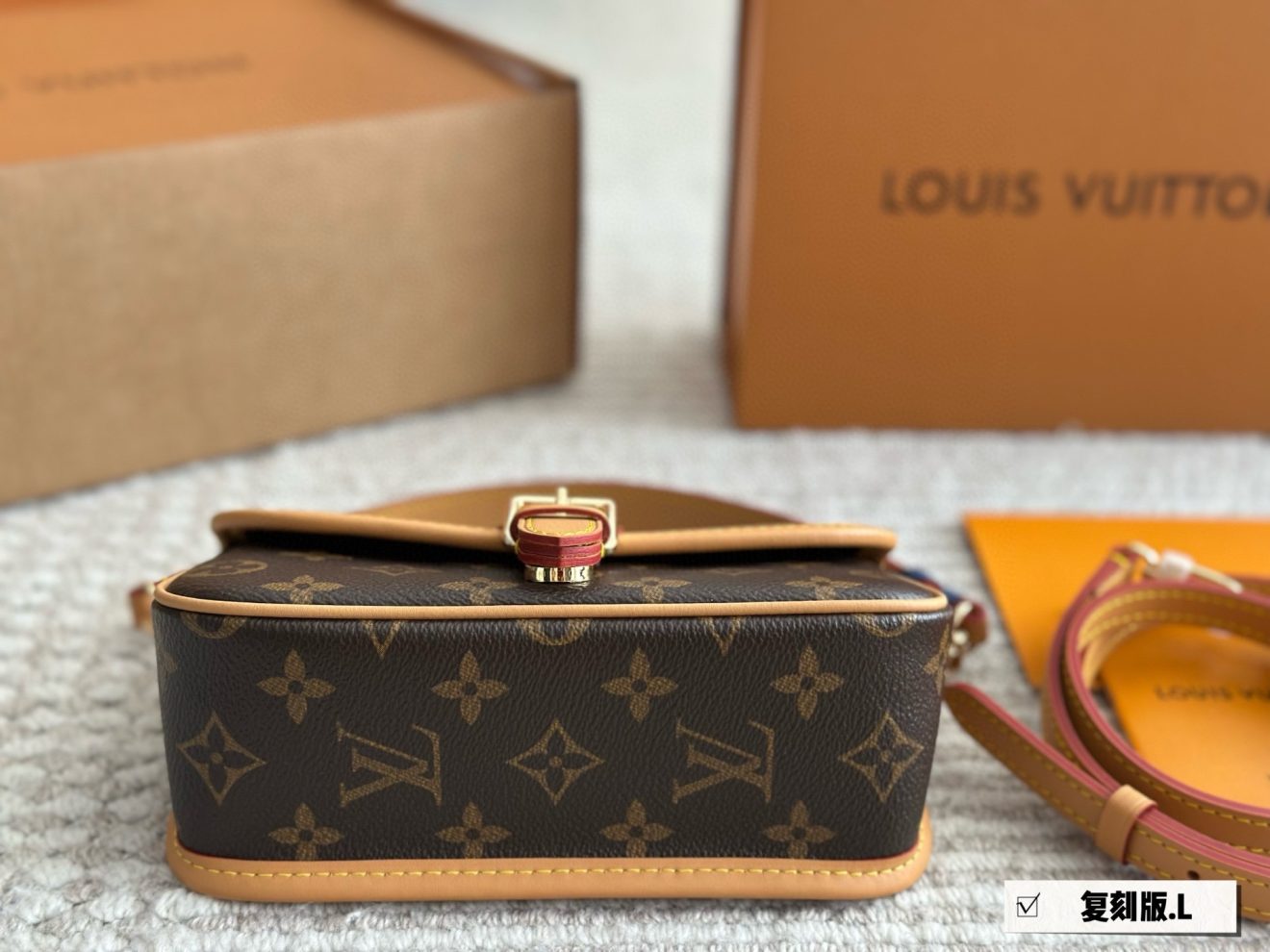 Louis Vuitton lv Diane Handbags 19x10x6cm - Image 4