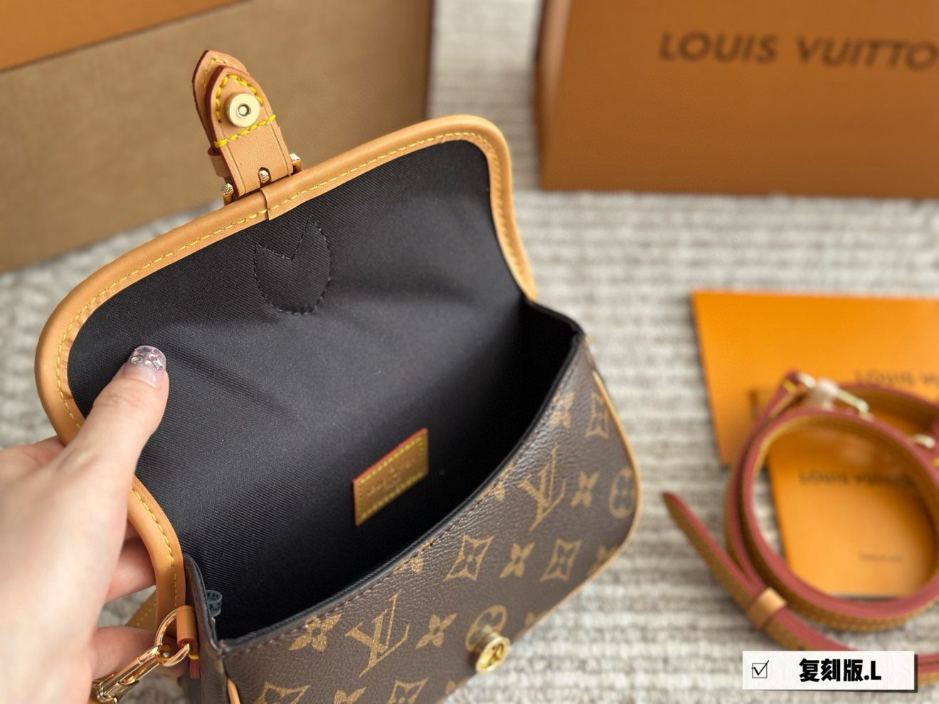 Louis Vuitton lv Diane Handbags 19x10x6cm - Image 5