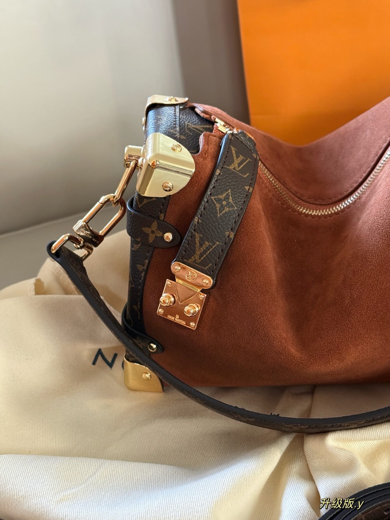 Louis Vuitton lv Soft Trunk MM 24x16x11cm - Image 9