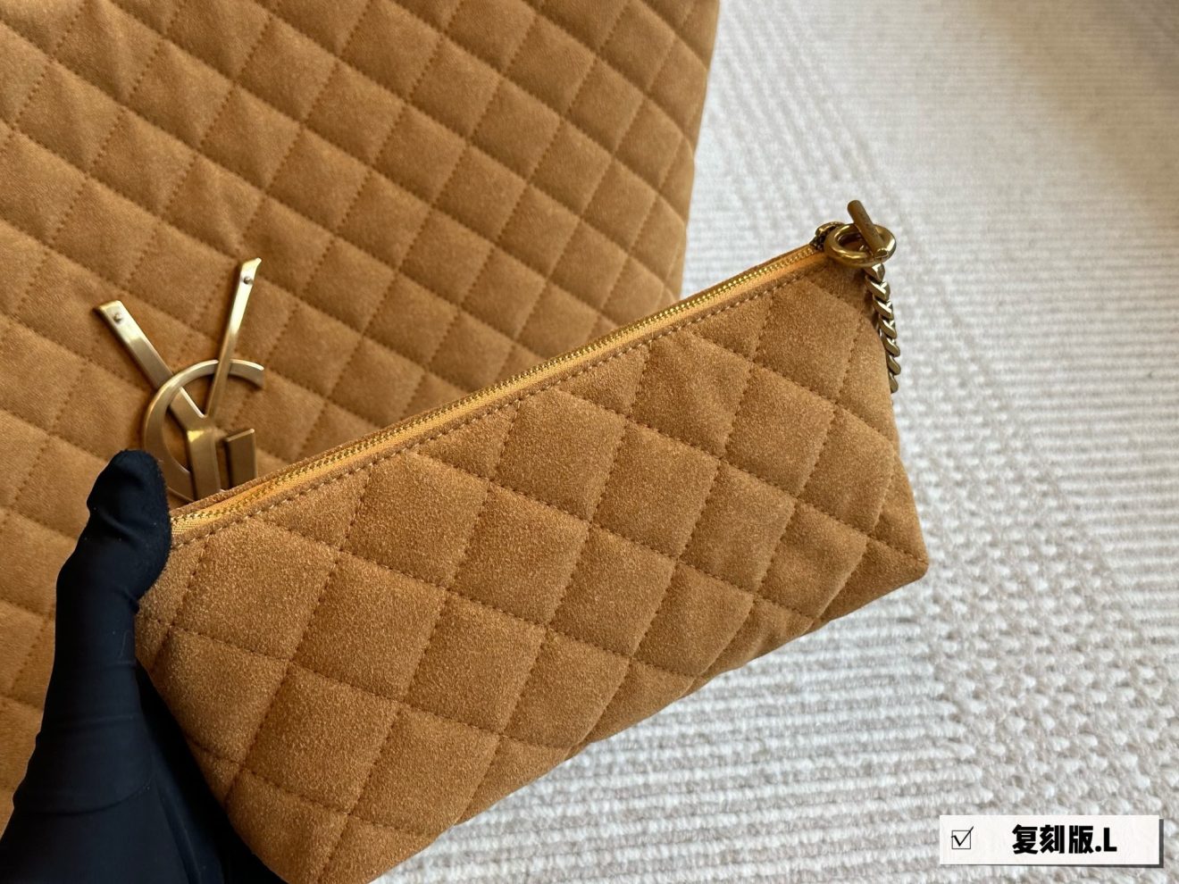 YSL ICARE SUEDE 36x36cm - Image 7